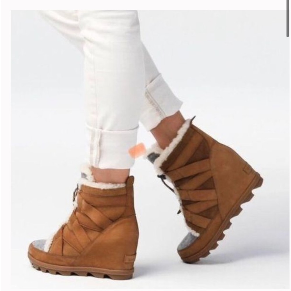 Sorel Joan of arc ll wedge booties cozy shearling lace up in camel b NWT